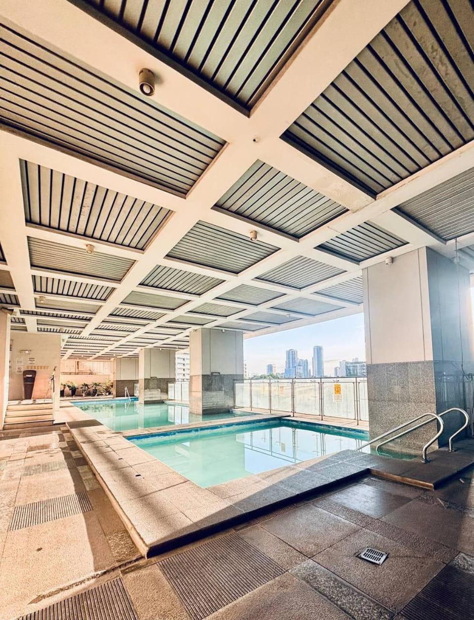 Pool view, Swimming pool