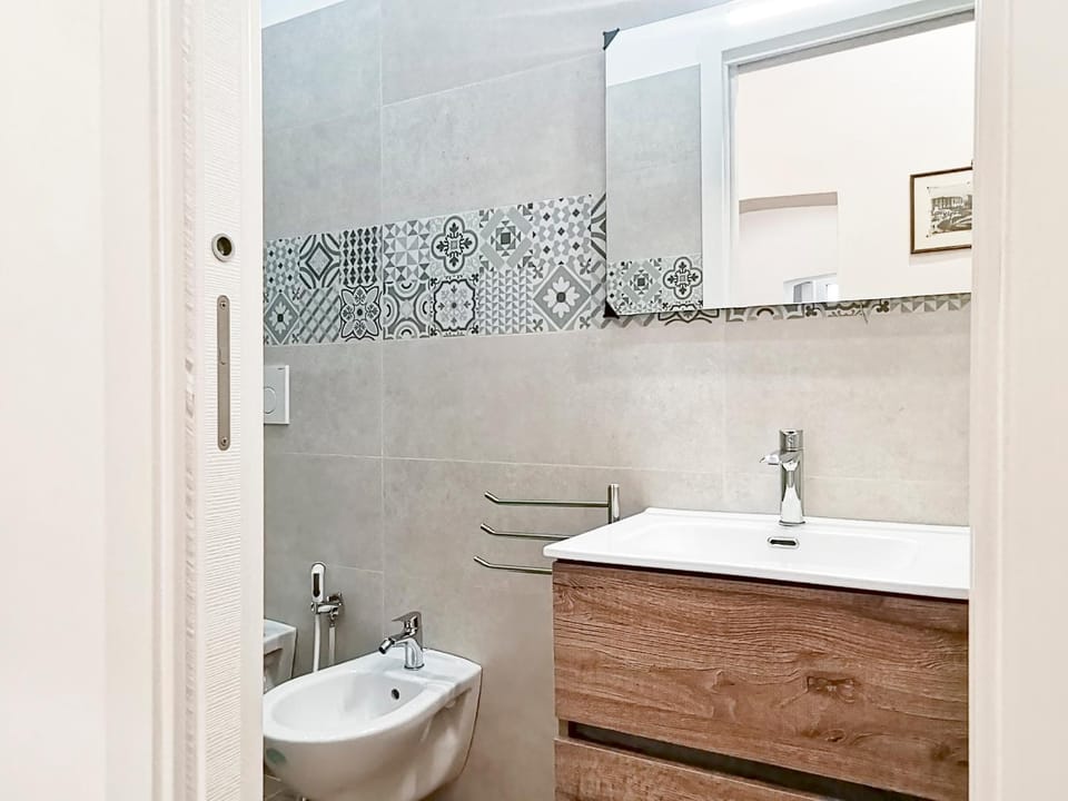 Toilet, Bathroom