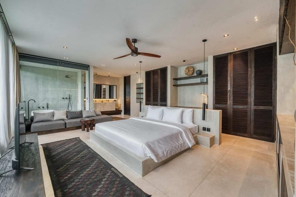 Casa Hugo2 3BR Luxury Oasis in Central Canggu Villa in North Kuta