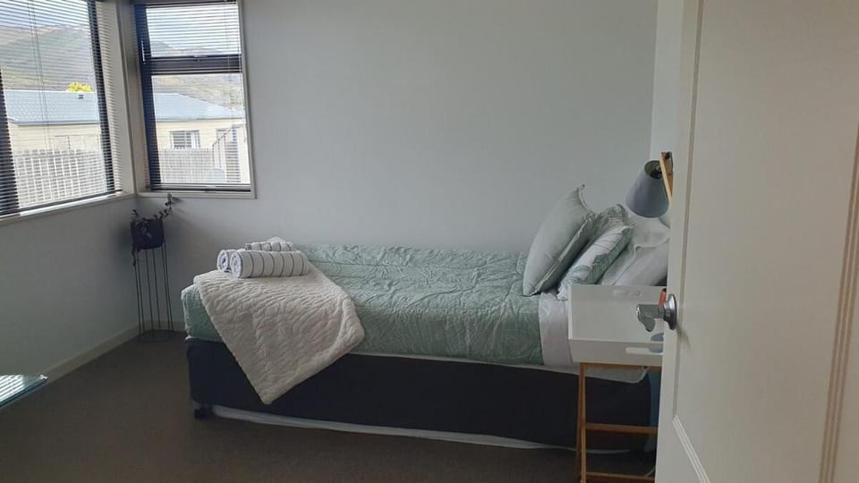 Spacious on Sarita House in Otago