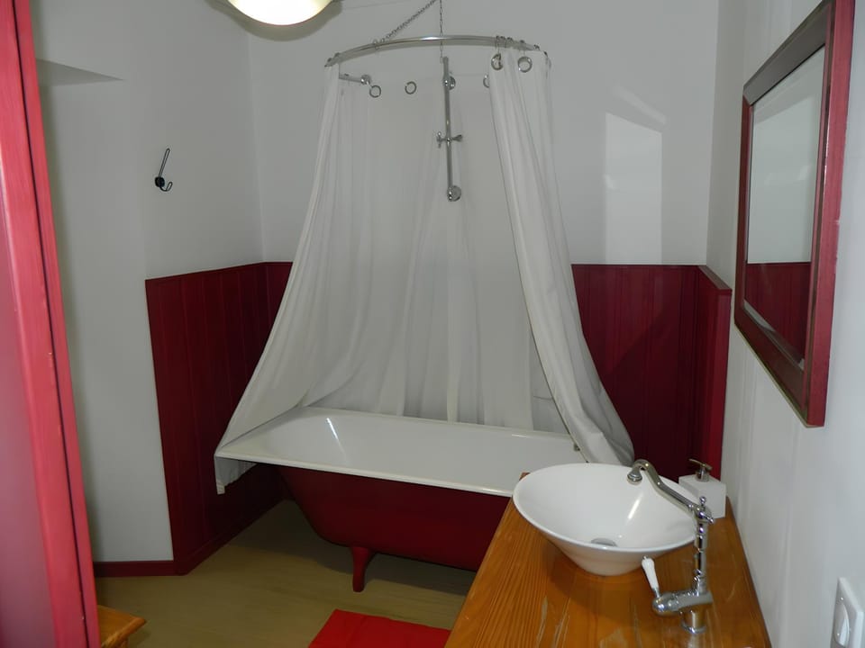 Bathroom, Living room