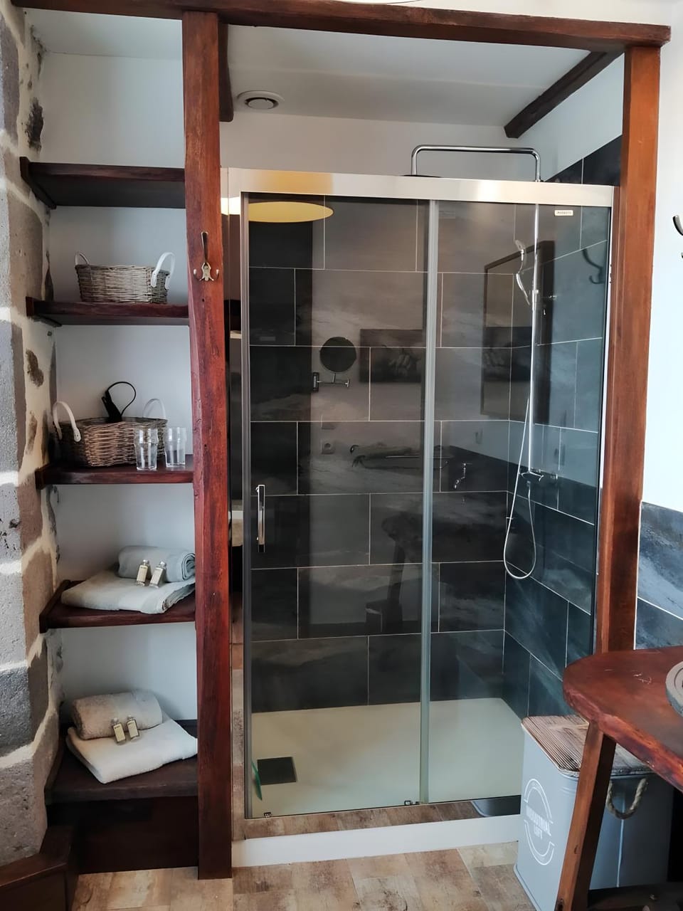 Bathroom, Living room