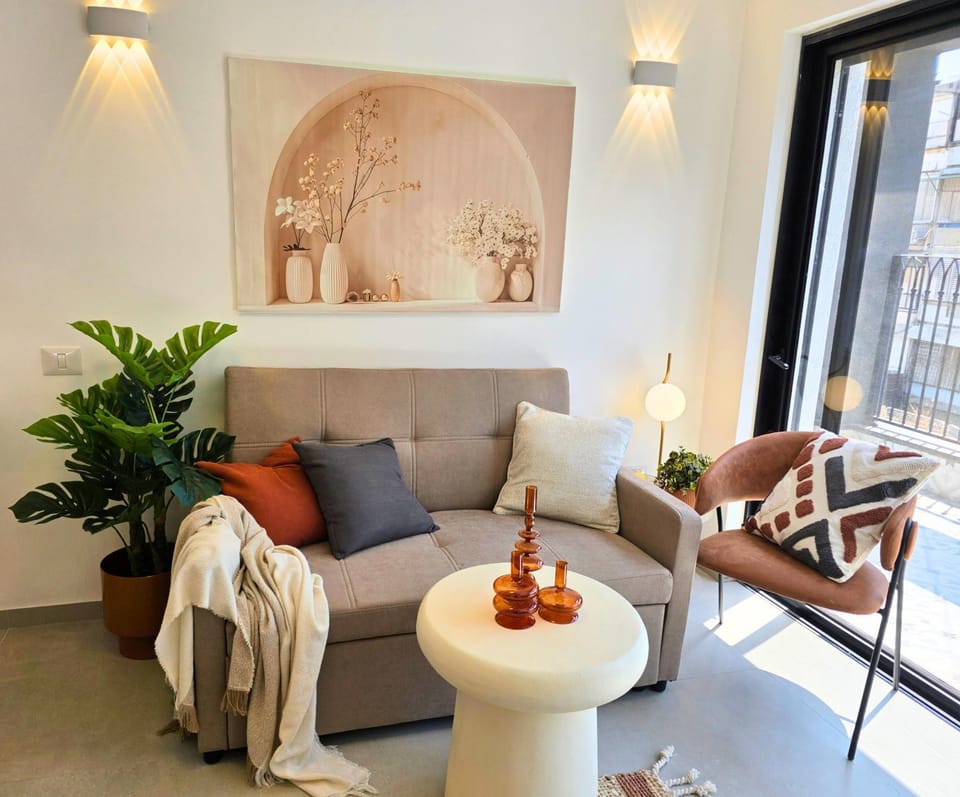 Bed, Living room, Seating area
