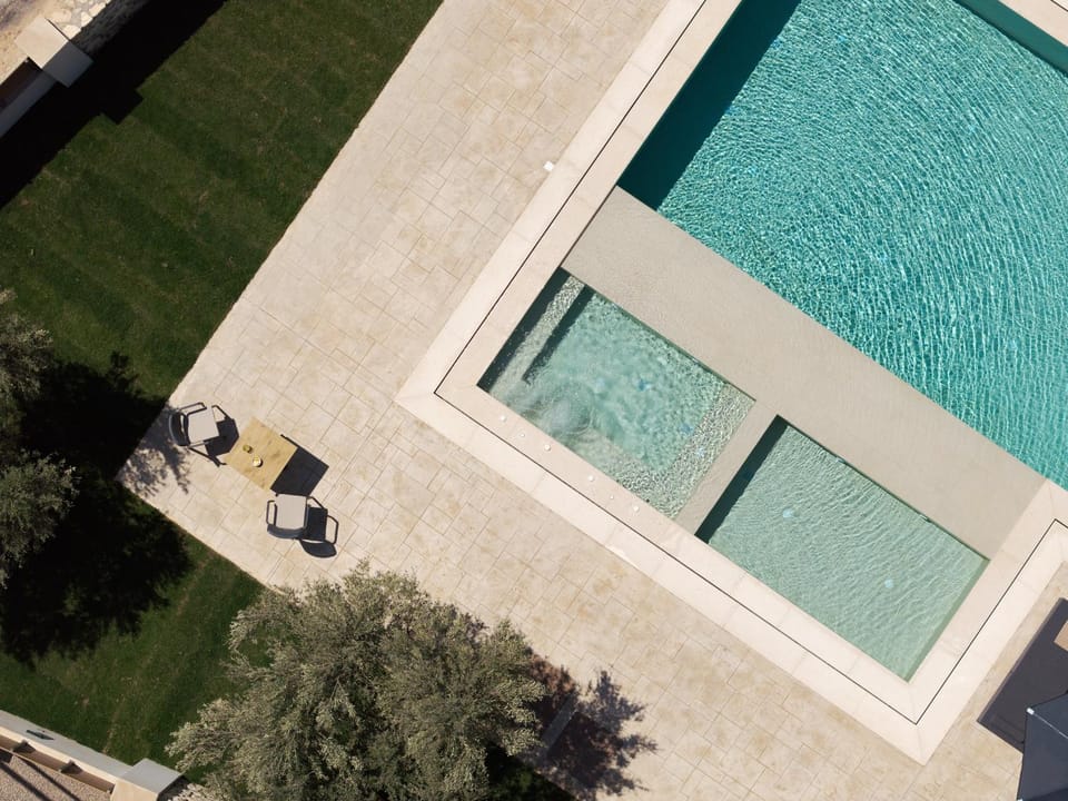 Property building, Garden view, Swimming pool, sunbed