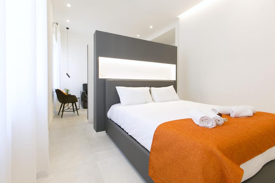 Bed, Photo of the whole room, Bedroom