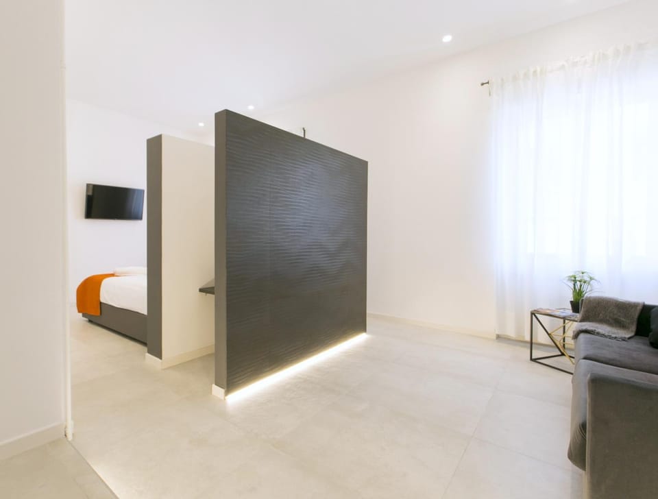 TV and multimedia, wardrobe
