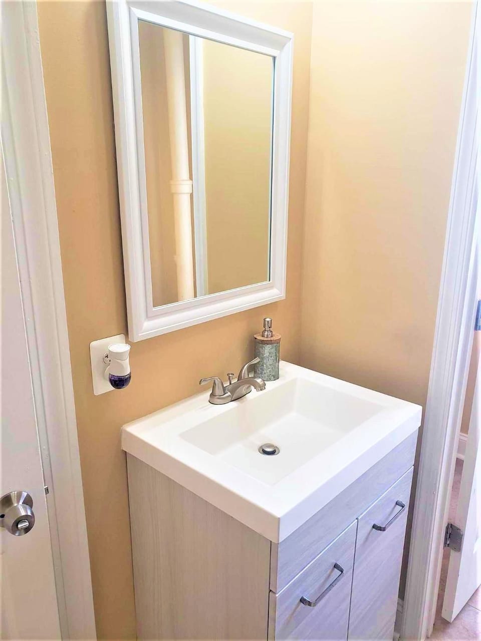 Inviting Private Room in Washington DC Bed and Breakfast in Silver Spring