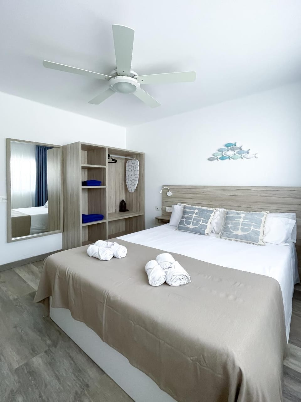 Decorative detail, Bedroom, wardrobe