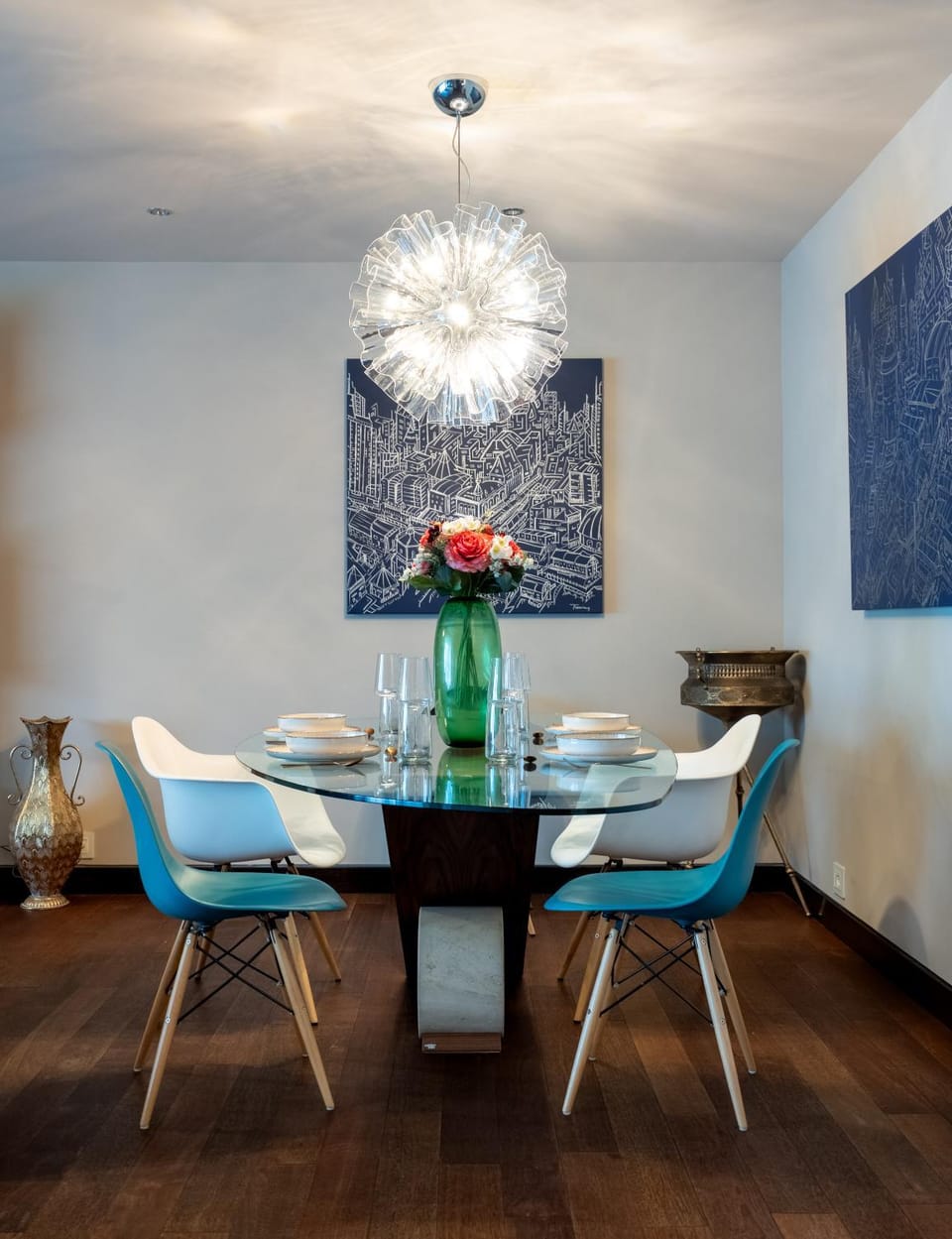 TV and multimedia, Living room, Seating area, Dining area, air conditioner