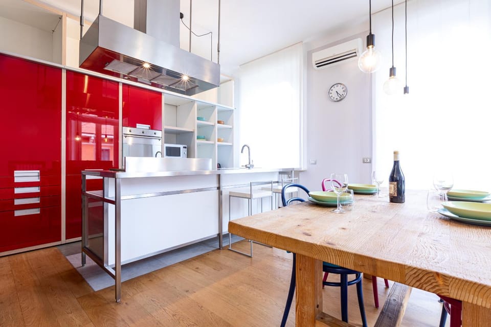 Kitchen or kitchenette, Dining area, oven, stove