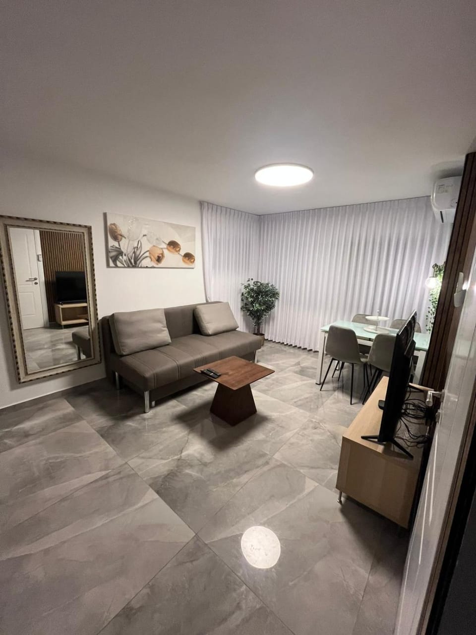 דירת היהלום - 5 דקות נסיעה מהים Apartment in Tel Aviv-Yafo
