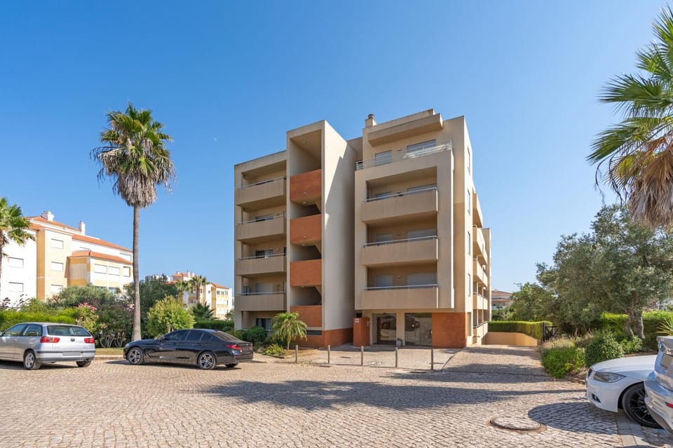 Property building, Neighbourhood, Location, Parking