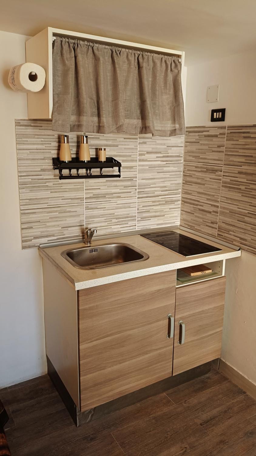 Kitchen or kitchenette