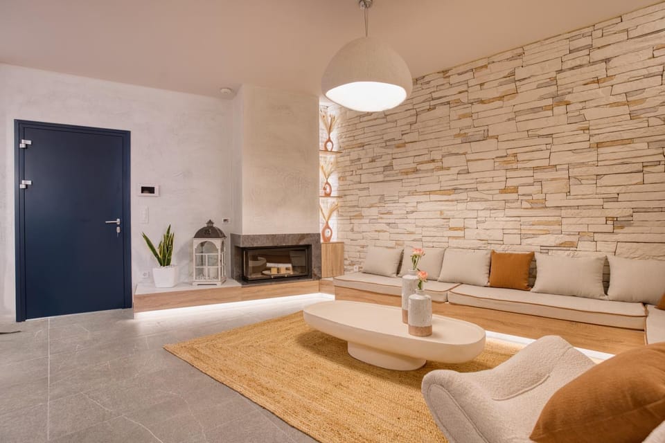 Seating area, fireplace