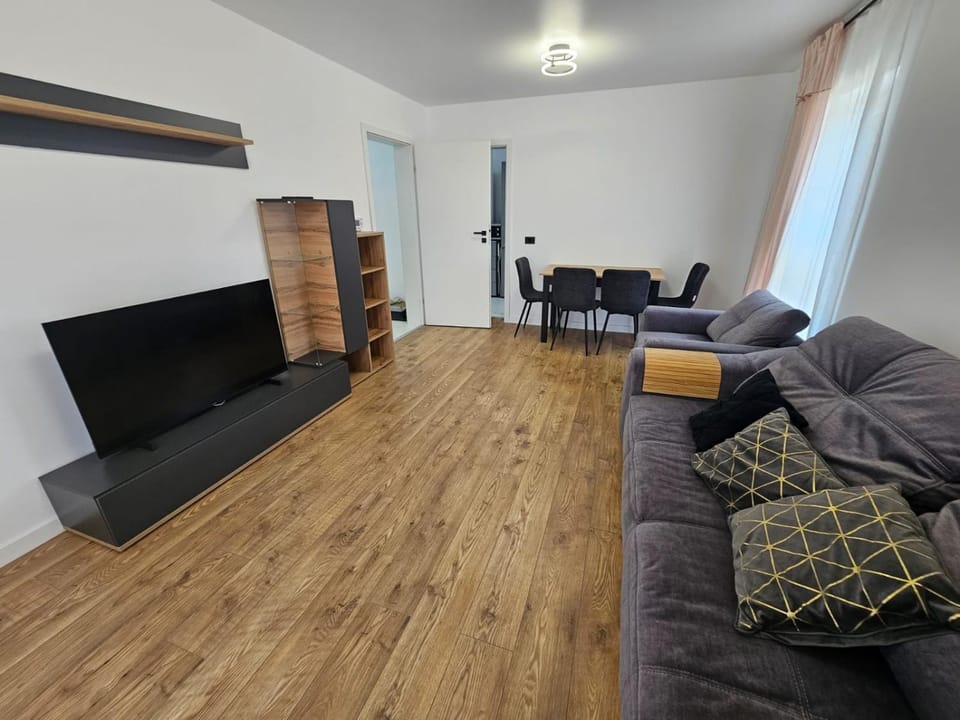 Apartament nou si modern lanaga metrou Apartment in Bucharest