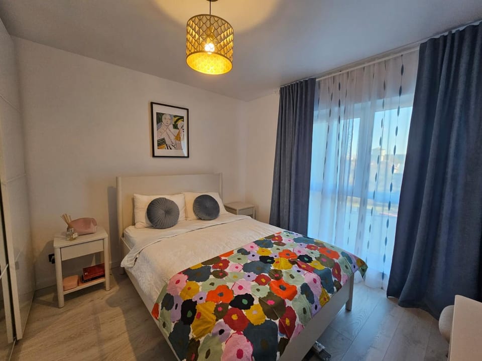 Apartament nou si modern lanaga metrou Apartment in Bucharest