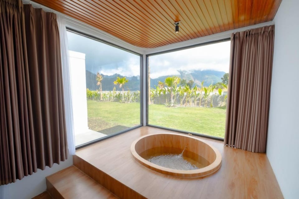 Natural landscape, Mountain view, Area and facilities