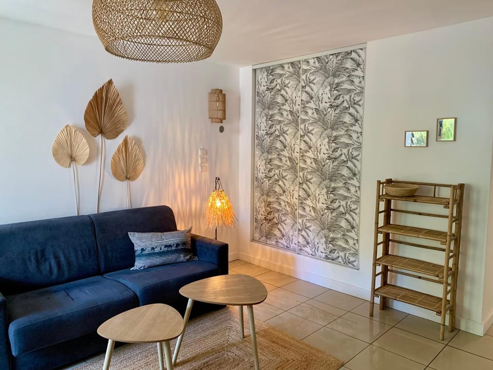 Living room, storage