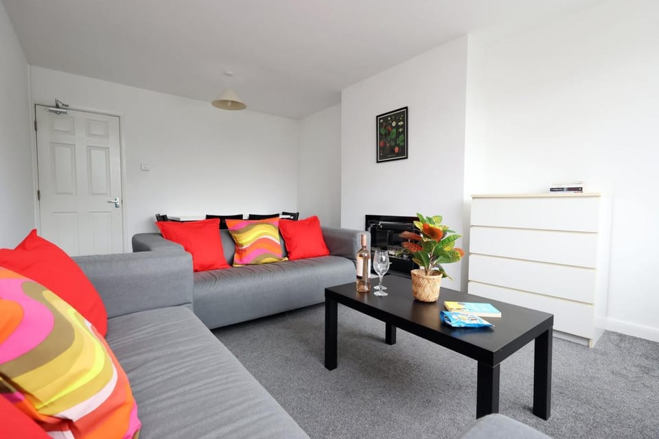 Ideal Bath House by St James’s Park Apartment in Bath