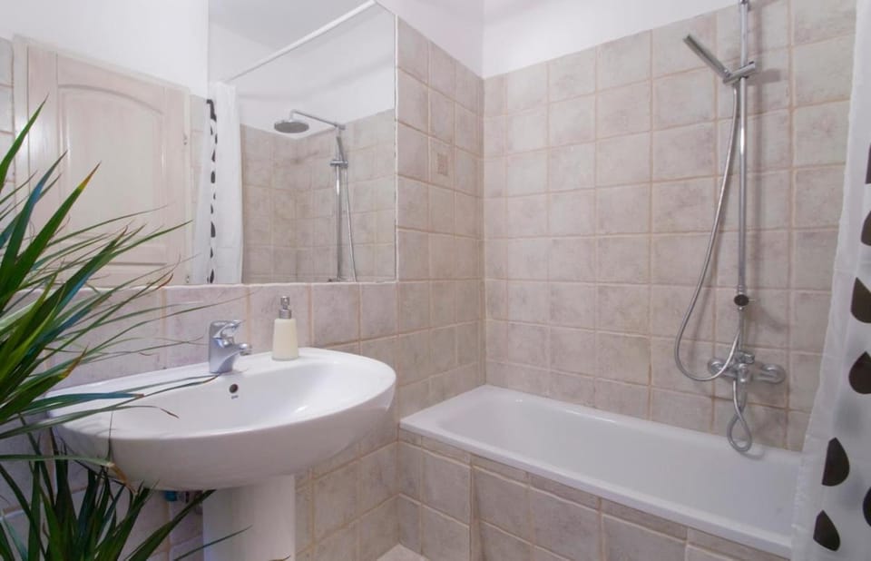 Shower, Bathroom, Bath, towels