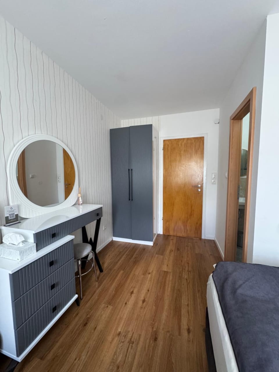 Photo of the whole room, wardrobe