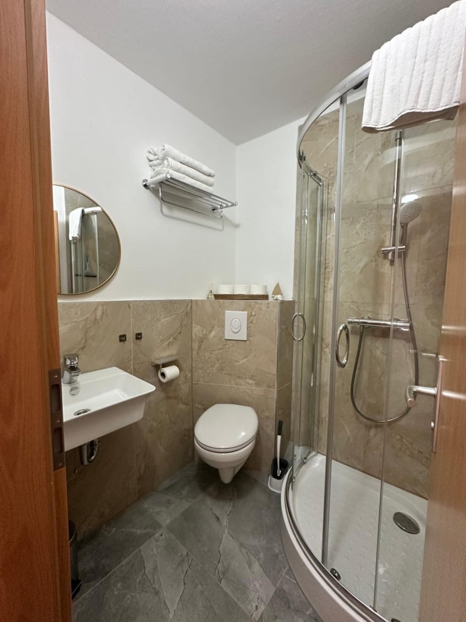 Shower, Shower, Toilet, Bathroom, towels