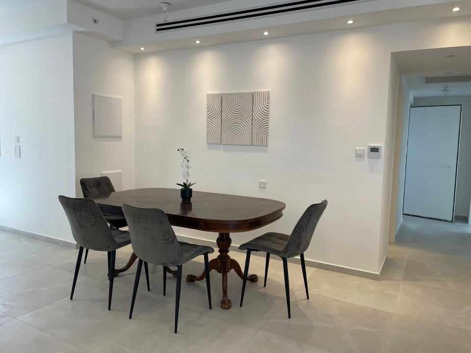 Beach Suite Israel - 12th Floor Marina & Beach Views 3 Bedrooms ביץ סוייט ישראל של אשקלון - דירת נופש קומה 12 נוף מאלף למרינה וים, 3 חדרי שינה Apartment in South District