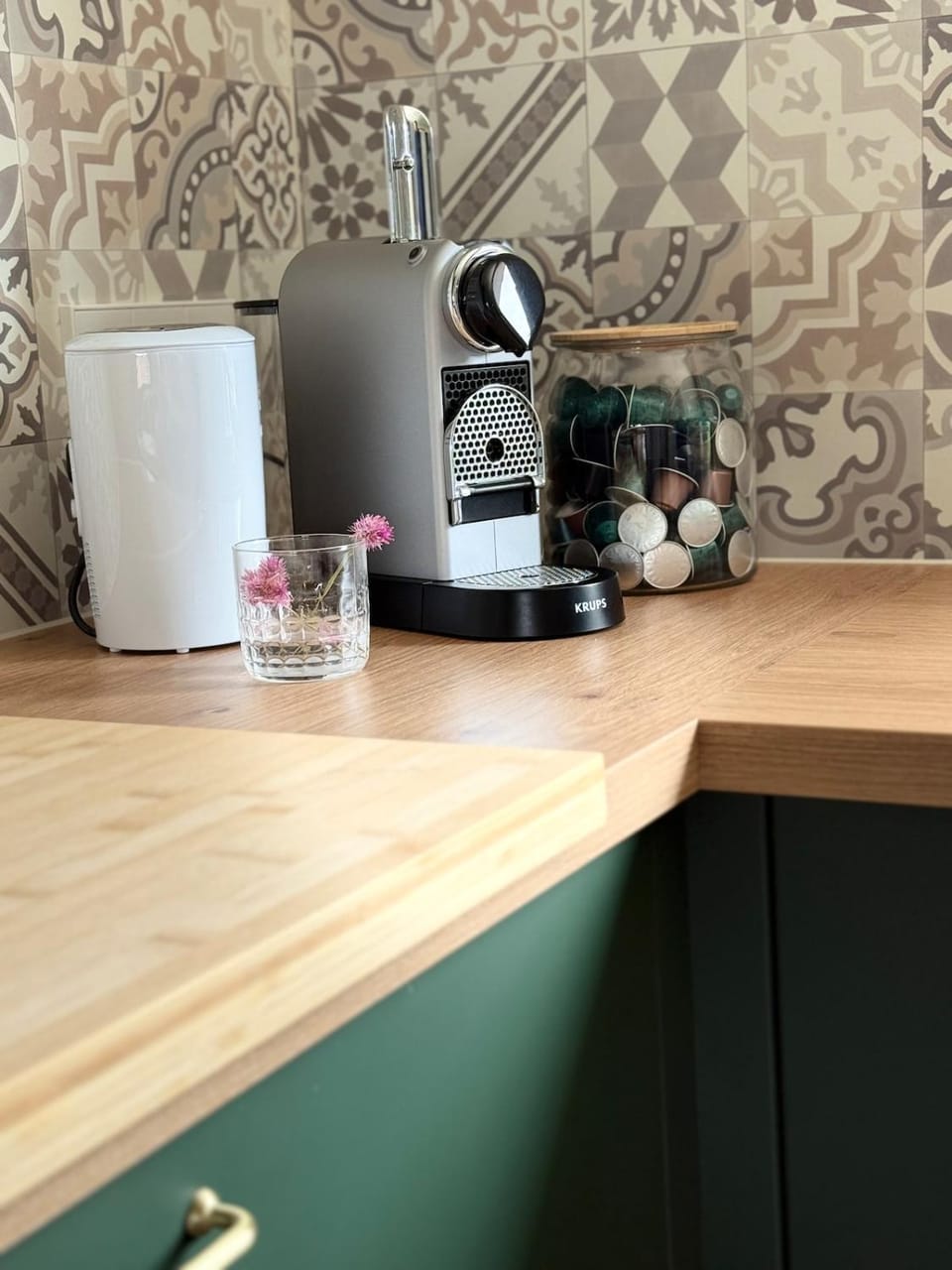Coffee/tea facilities, Kitchen or kitchenette