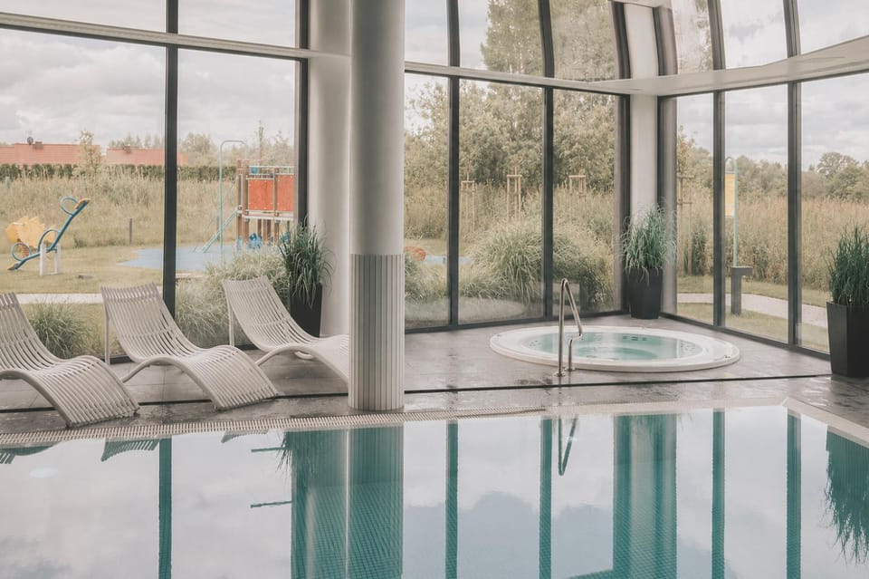 Day, Natural landscape, Swimming pool, sunbed
