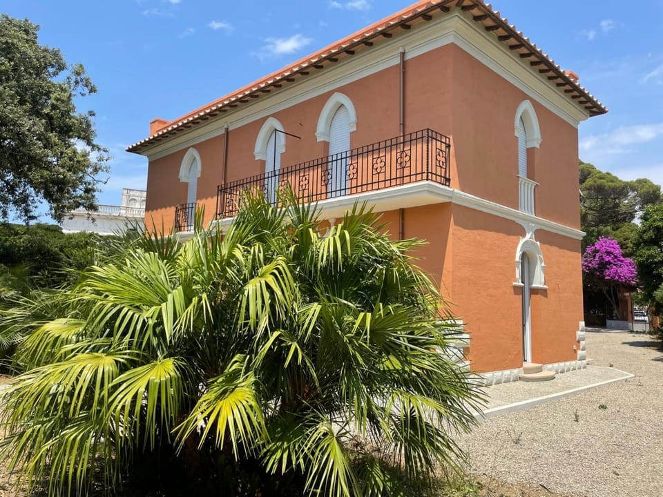 Property building, Garden, Garden view