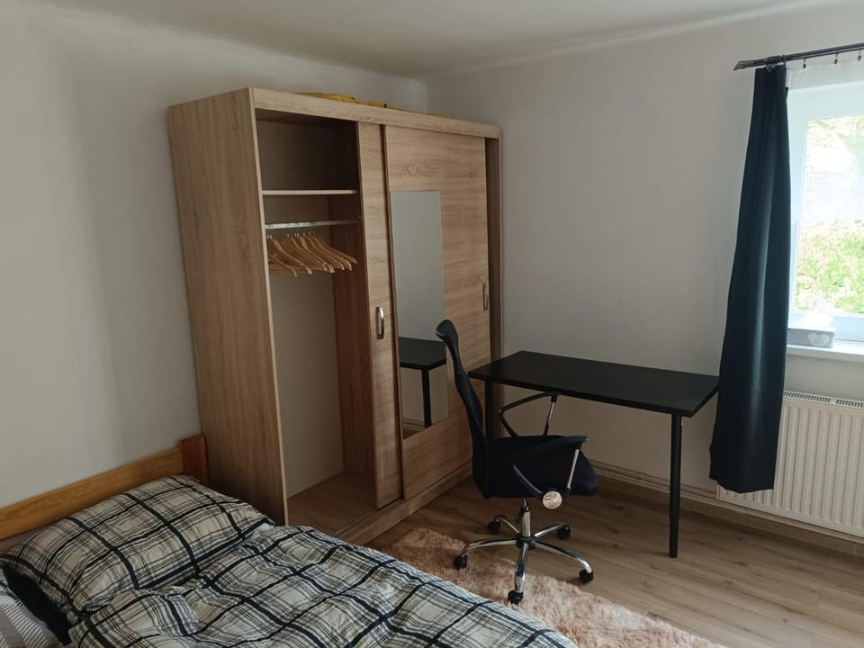 Bed, Photo of the whole room, Bedroom, wardrobe