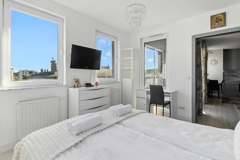 Bed, View (from property/room), Photo of the whole room, Bedroom