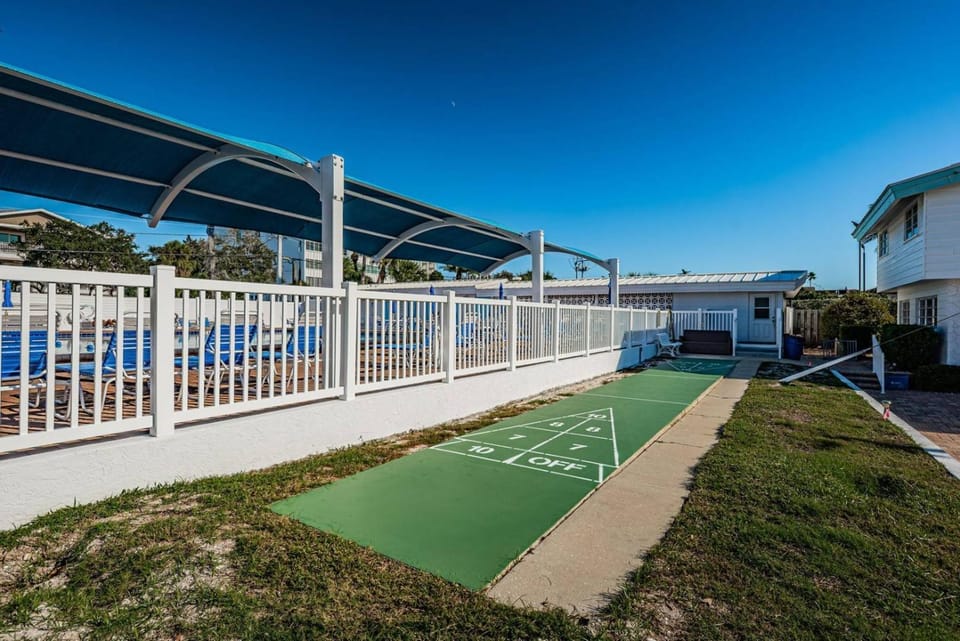 Charming Beachside Retreat - Aloha Kai #18 - Roelens House in Siesta Beach