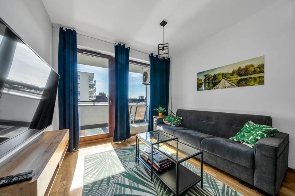 Modern 2BR Apartment Balcony Free Private Parking Warsaw Arkadia Apartment in Warsaw