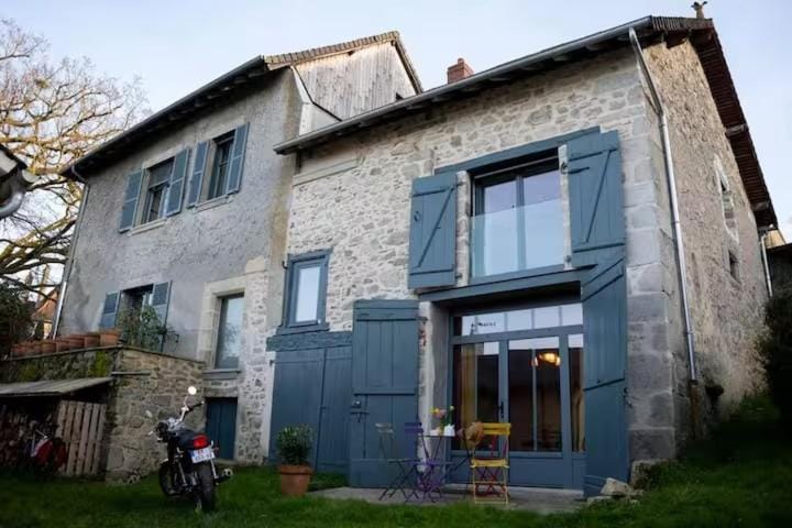 Maison d'Hôte - La Motte Bleue Bed and Breakfast in Nouvelle-Aquitaine
