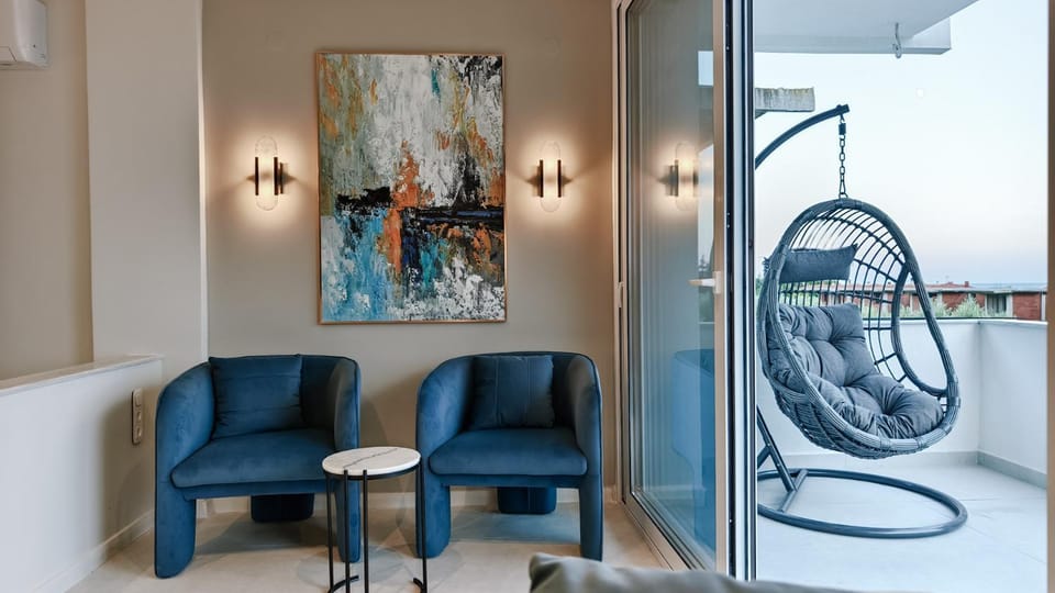 Living room, Seating area