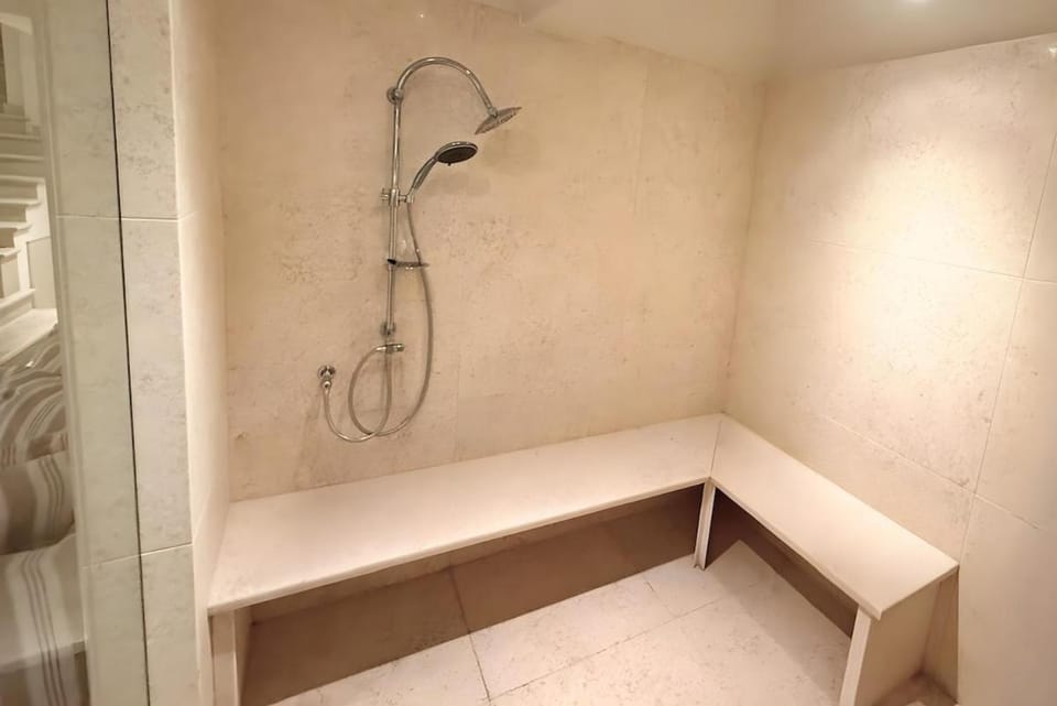 Sauna, Steam room
