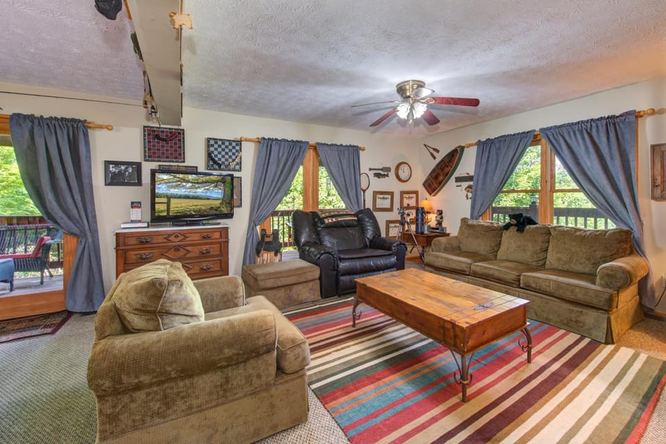 A Mountain Dream House in Pittman Center