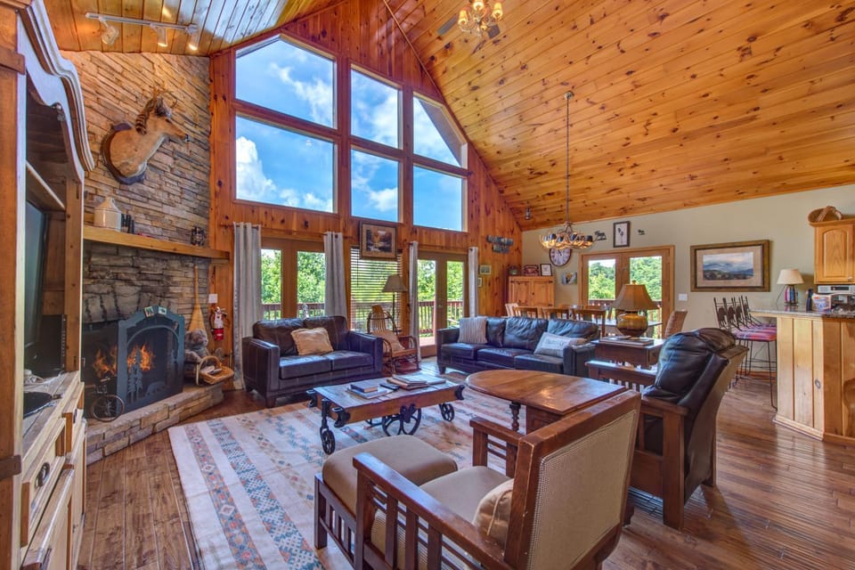 A Mountain Dream House in Pittman Center