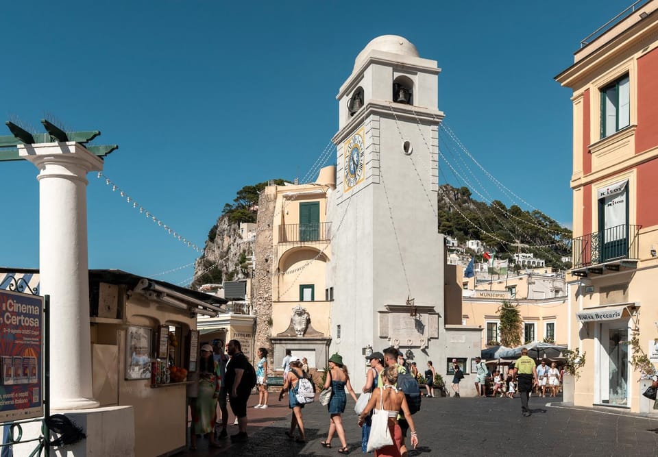 Nearby landmark, Neighbourhood, Location