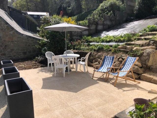 Les pieds dans l eau , Le Yaudet House in Lannion