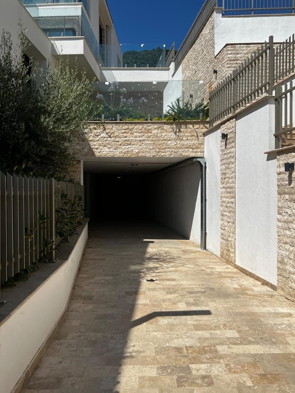 Stylish 4BR Villa with Pool near Porto Novi Villa in Kotor Municipality