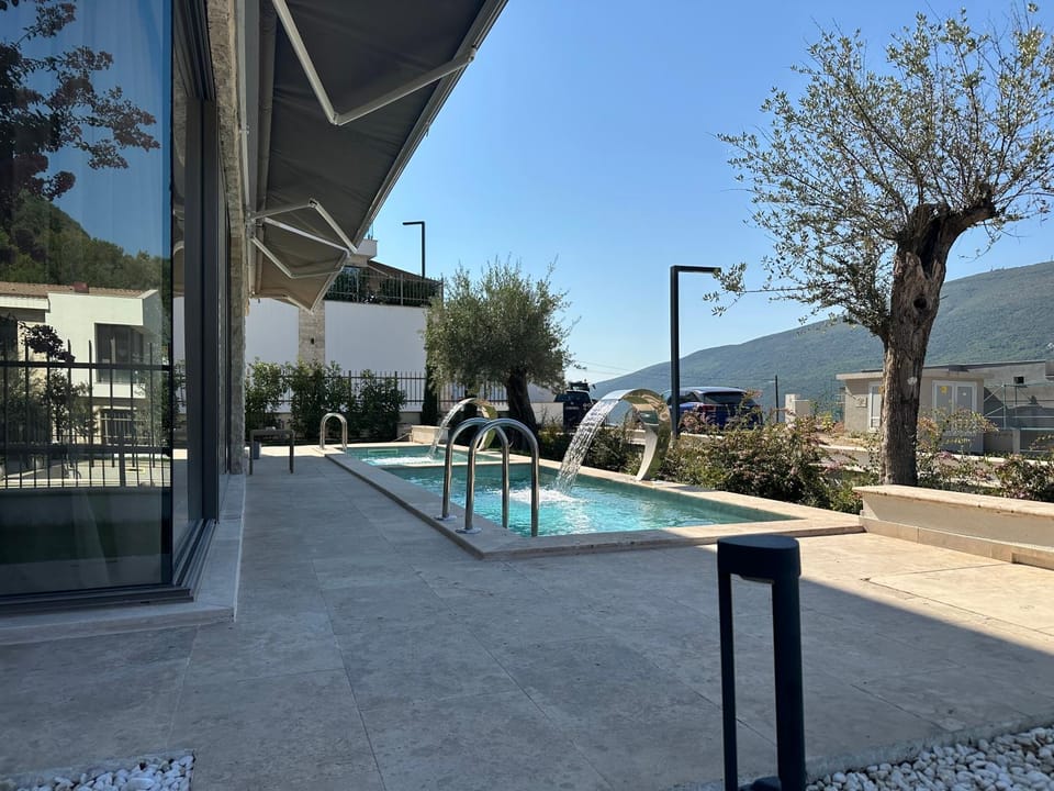 Stylish 4BR Villa with Pool near Porto Novi Villa in Kotor Municipality