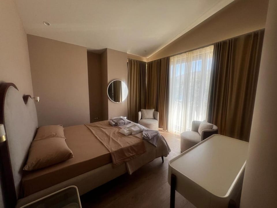 Stylish 4BR Villa with Pool near Porto Novi Villa in Kotor Municipality