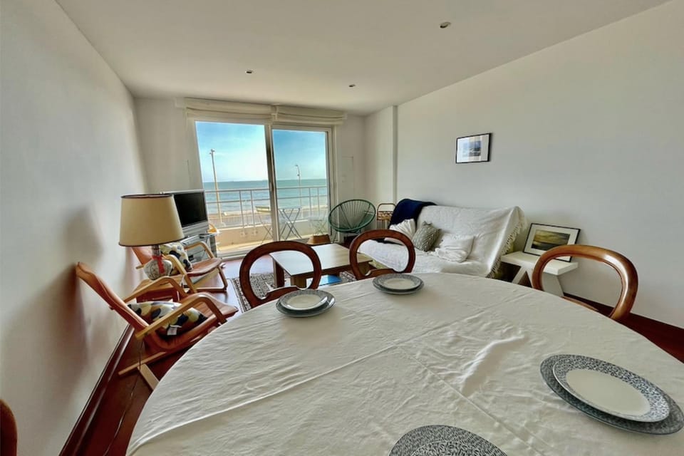 Nice apartment With Terrace Facing The Sea Apartment in La Baule-Escoublac
