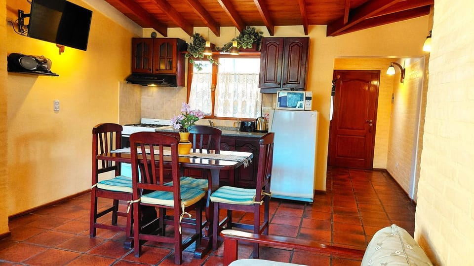 TV and multimedia, Kitchen or kitchenette, oven, toaster