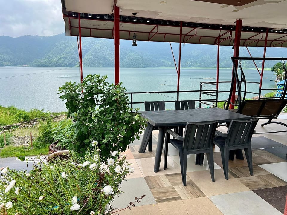 Hotel Paradise and Jirekhursani Restaurant Hotel in Bagmati Province, Nepal