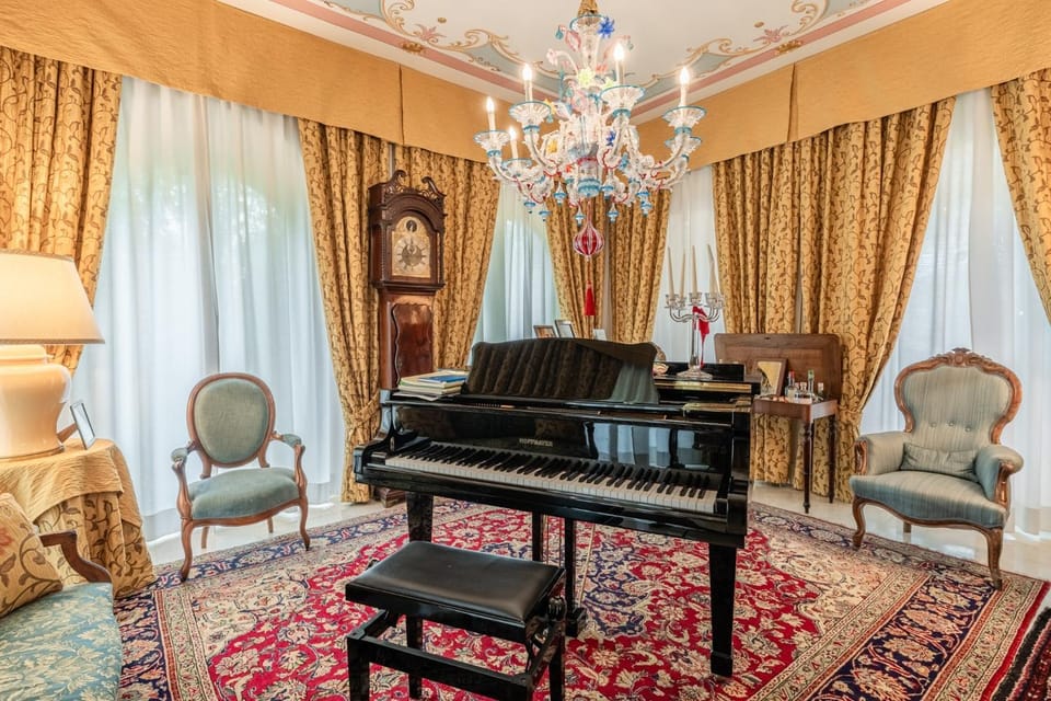 Property building, Living room