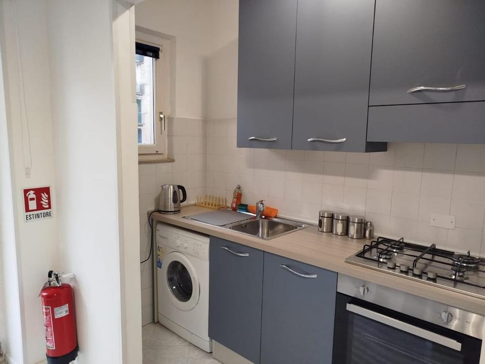 Kitchen or kitchenette, dishwasher, dryer