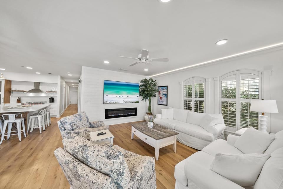 Lagoon Lounge House in Rosemary Beach